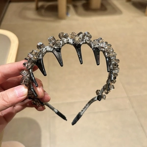 Serre-tête haut de gamme en cristal gris clair avec petites pinces à cheveux noires