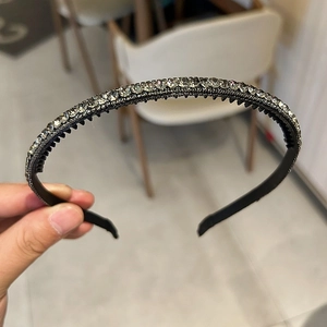 Minimalist black headband with gray rhinestones and non-slip inner teeth for women
