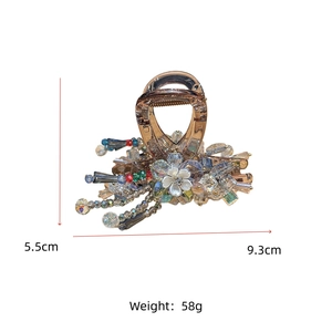Size details of the champagne gold crystal hair claw clip with 9.3cm length and 5.5cm height