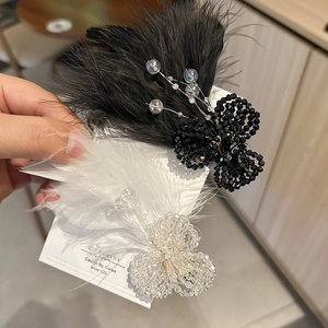 Elegant crystal flower feather hair clip set in white and black with Korea design