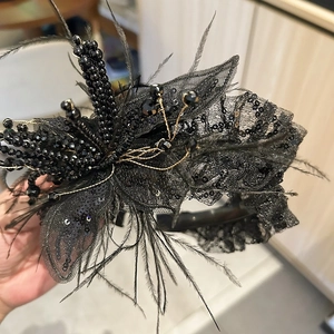 Elegant black feather headband with lace flowers and pearl beads hair accessory