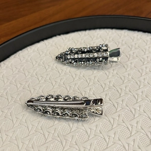 Elegant beaded crystal hair clips with sparkling rhinestones in a vintage silver finish