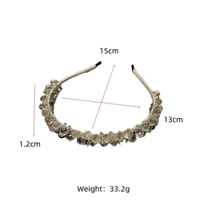 Détails du serre-tête en cristal montrant les dimensions 15x13cm et le poids 33,2g
