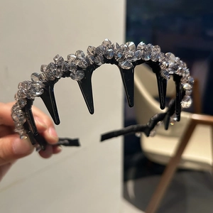 Elegant black crystal headband with non-slip teeth and grey rhinestone bead clusters