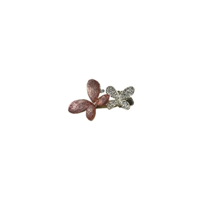 Pince à cheveux papillon élégante en or rose martelé et finitions strass argentés brillants