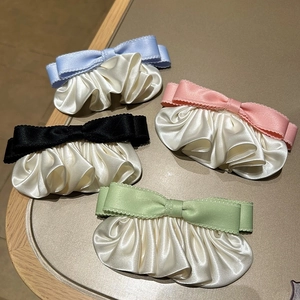 Pince à Cheveux Élégante Nœud Papillon en Satin Plissé Style Coréen pour Femmes Fait à la Main Doux Pince à Ressort Bijoux