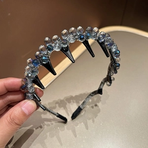 Serre-tête élégant en cristal avec perles bleu marine et dents intérieures antidérapantes