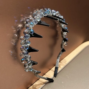 Serre-tête élégant en cristal avec perles brillantes et dents antidérapantes pour femmes
