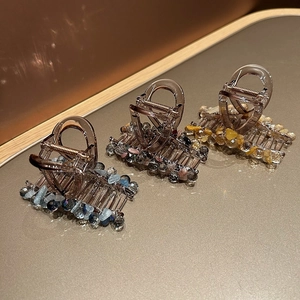Détails de trois pinces à cheveux en cristal fait main avec perles de pierre en résine