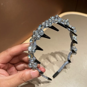 Elegant crystal headband with gray faceted beads and anti-slip hair teeth design