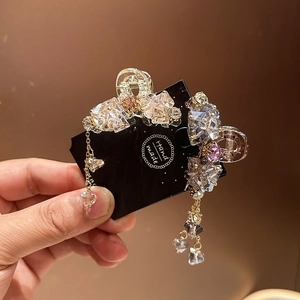 Elegante Haarspangen in Champagner und Grau mit Kristallen und Anhängern für Damen
