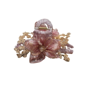 Elegante pinza per capelli a fiore in organza con perline fatte a mano e cristallo