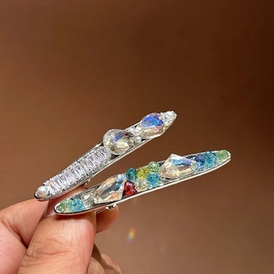 Barrettes à cheveux de luxe avec strass verts, pierres colorées et perles fines