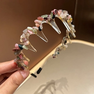 Handheld forest-style non-slip headband with colorful natural stones and wave teeth