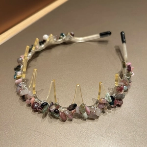 Natural stone non-slip headband with wavy teeth and colorful mineral crystals
