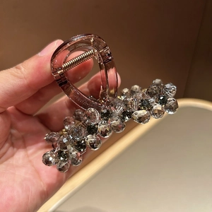 Pince à cheveux élégante en résine marron avec perles de cristal pour coiffures de femmes