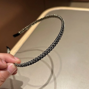 Serre-tête minimaliste en métal à ressort avec fil tissé argent et noir fin