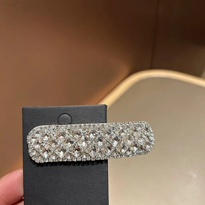 Eleganter Haarclip mit Kristallen im Rechteck-Design und glitzerndem Silber-Strass-Muster