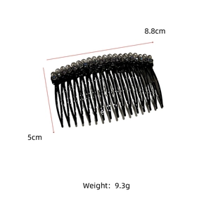 Dettaglio pettine per capelli in cristallo lusso con larghezza 8,8cm e peso 9,3g