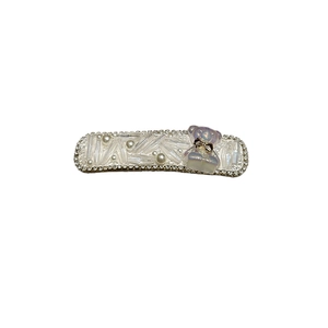 Eleganter Bären Haarclip mit weißen Perlen und glitzernden Kristallen auf Goldbasis