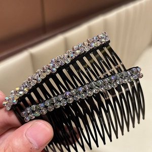 Set di due pettini per capelli neri con strass iridescenti per uno styling elegante