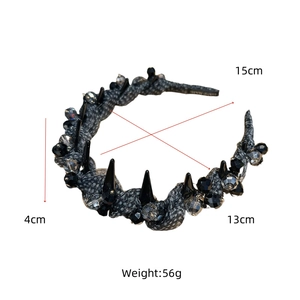 Détails et dimensions du serre-tête à pois gris foncé avec perles et pointes décoratives