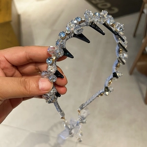 Serre-tête de luxe bleu ciel avec cristaux, strass brillants et dents antidérapantes