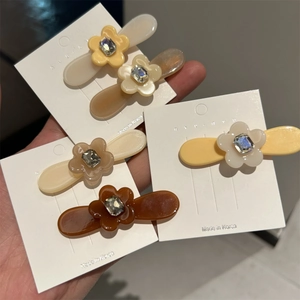 Pince à Cheveux Fleur en Acétate Avec Strass Élégante Pince Bec de Canard Style Coréen Accessoires de Cheveux Doux pour Femme