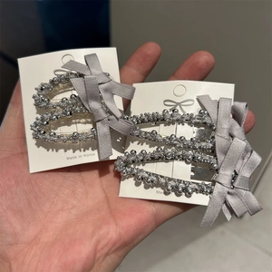 Barrettes à Cheveux Style Coréen Nœud en Perles d'Argent Élégante Pince Bec de Canard en Satin Clip BB pour Femmes Bijoux de Cheveux Mode Douce