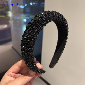 Handgefertigter schwarzer Kristall Perlen Haarreif mit breitem gepolstertem Design