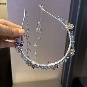 Serre-tête élégant à glands en cristal avec pierres multicolores sur base tissée