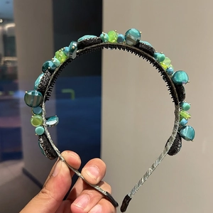 Green crystal beaded headband with non-slip teeth for women's elegant hair styling