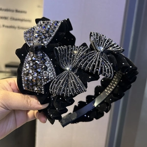Serre-tête Plissé En Velours Noir Élégant Pour Femme Ornement Nœud Papillon En Strass Brillant Accessoire De Cheveux Antidérapant