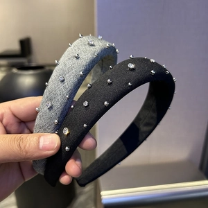 Women Elegant Padded Fabric Headband With Silver Rivets And Shiny Rhinestone Korean Style High Skull Top Handmade Hair Accessory