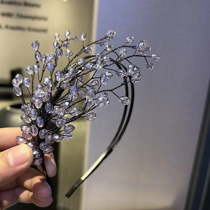 Elegante cerchietto da sposa con rami di perline di cristallo viola fatti a mano