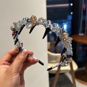 Detail of crystal flower headband with non-slip comb teeth and luxury beadwork