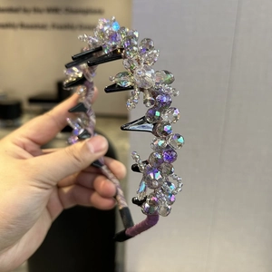 Elegant crystal bead headband with integrated mini clips for dual-layer hairstyling