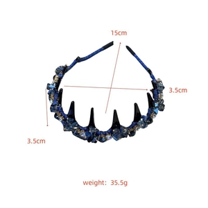 Détail d'un serre-tête en cristal bleu saphir avec dents de peigne intégrées