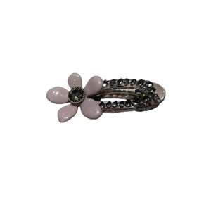 Pince à cheveux fleurie romantique avec pétales mauves et strass scintillants