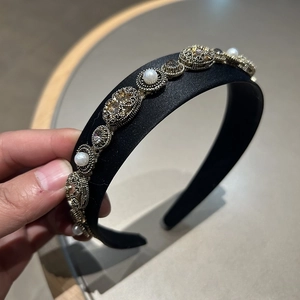 Vintage Barock Haarreif mit Goldrelief, Perlen und luxuriösen Strasssteinen geschmückt