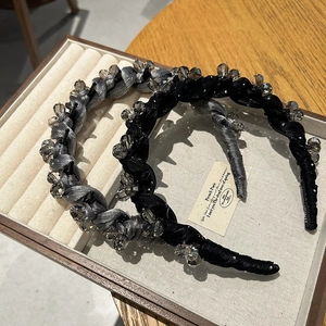 Serre-tête tressés élégants avec perles de cristal et dents antidérapantes, noir et gris