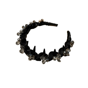 Serre-tête noir rembourré élégant avec cristaux clairs et pointes style punk noir