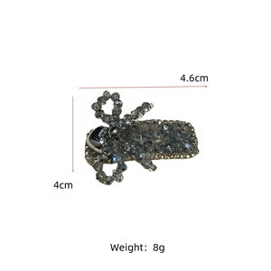 Detailansicht der Haarspange aus Silberkristall mit 4,6 cm Breite und 8 g Gewicht