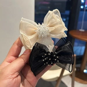 Barrettes à nœuds en organza élégantes avec strass, coloris beige et noir chic