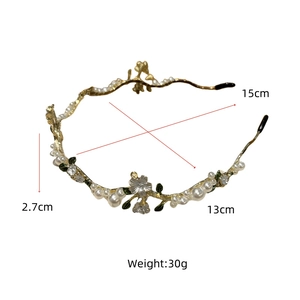 Détails des dimensions du serre-tête floral en perles avec 15cm de large et 2,7cm de haut