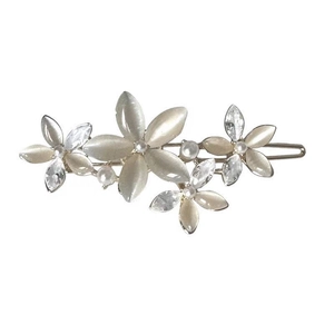 Eleganter Haarclip aus Silbermetall mit champagnerfarbenen Katzenaugenblüten und Perlen
