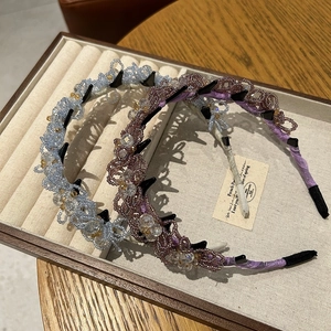 Serre-têtes élégants à fleurs en cristal bleu clair et violet avec peignes internes