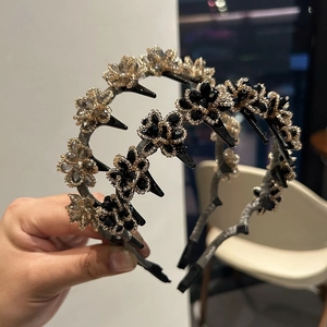 Fashionable crystal flower headbands with teeth in champagne and black beaded designs