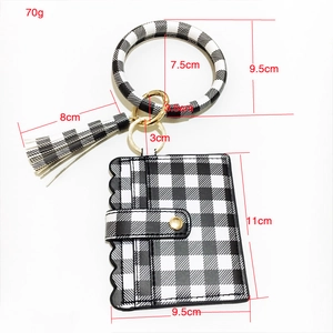 Detaillierte Größenangaben für Gingham-Armband-Schlüsselanhänger mit Kartenhalter