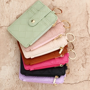 Set di 7 porta carte colorati in pelle PU intrecciata con portachiavi dorati di stile